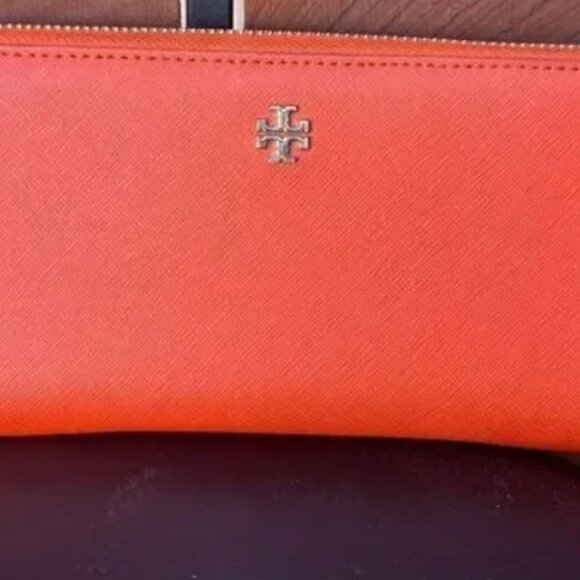 Tory Burch Emerson Zip Passport Continental wallet - Picture 1 of 10